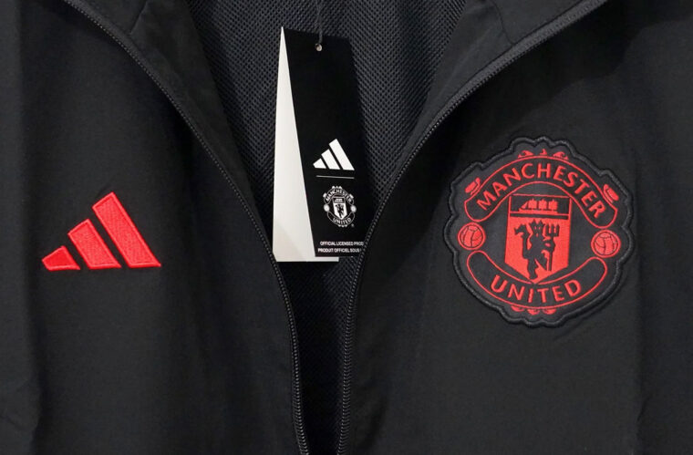 25_26 Manchester United All Black Windbreaker 6
